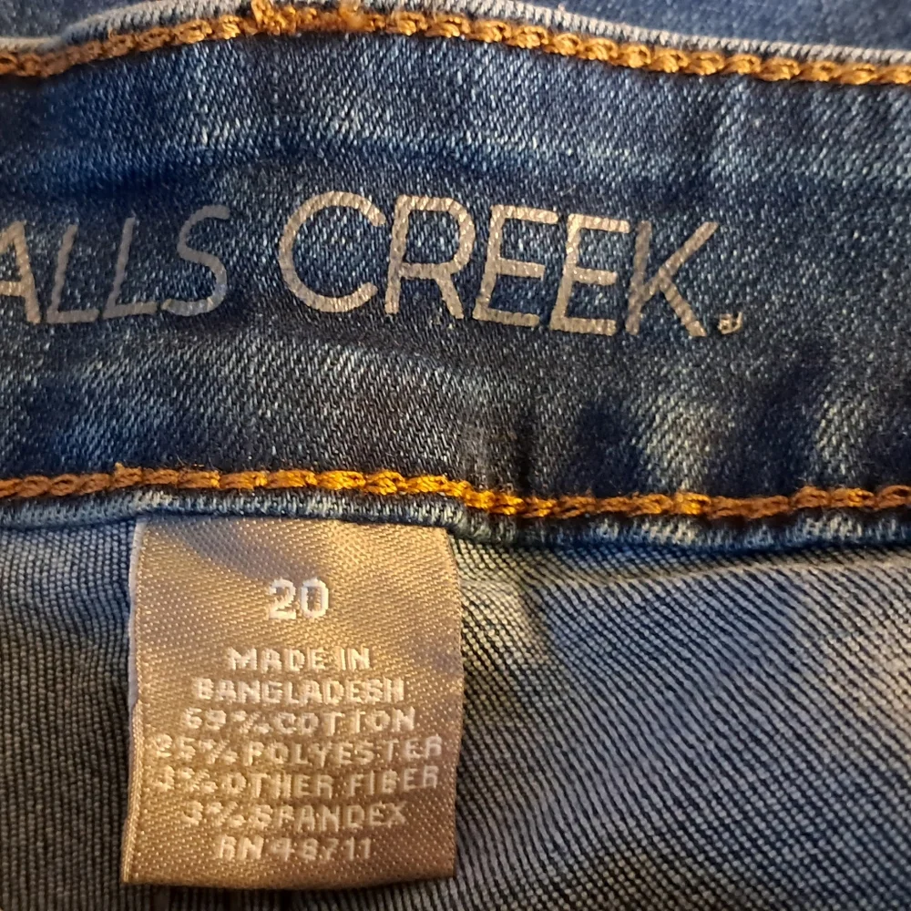 Falls Creek jeans - Picture 2 of 4
